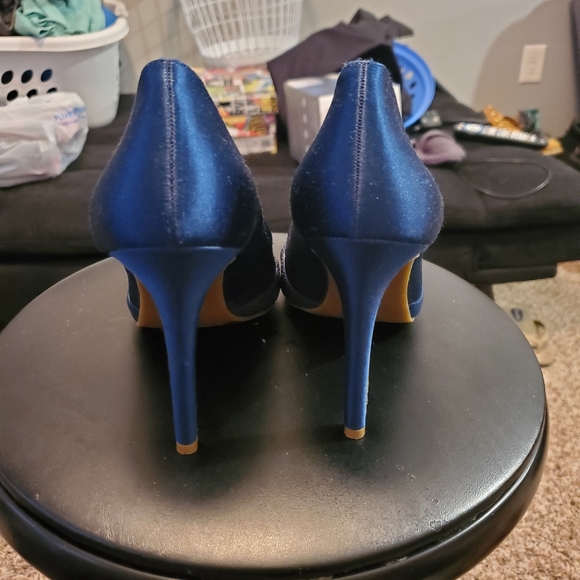 Heels - Picture 2 of 3